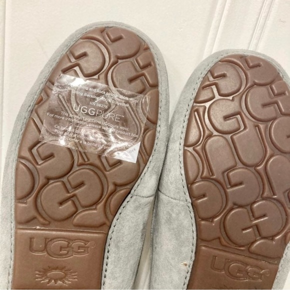 UGG Ansley Light Grey Suede Sheepskin Moccasins Slippers  Women’s size 5 - Picture 8 of 8